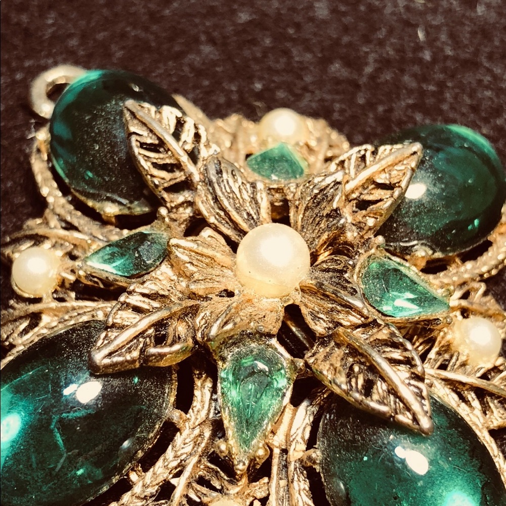 Emerald Green Pendant Pearls Large - Picture 6 of 6